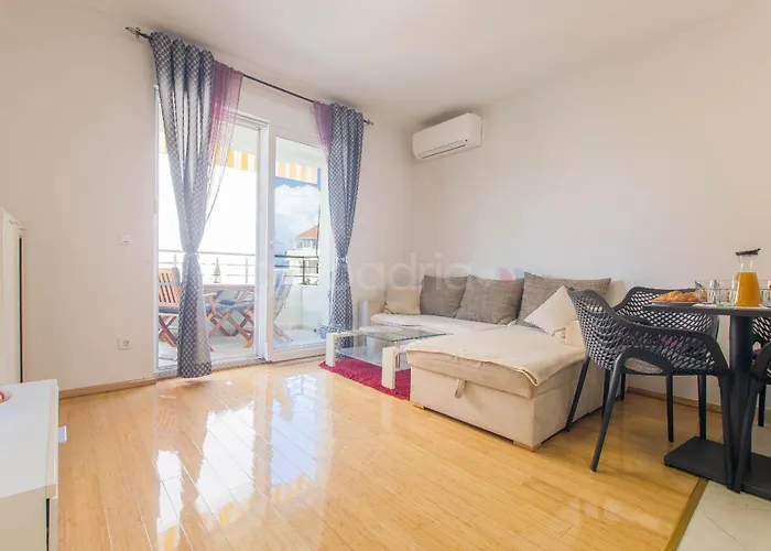 Barbin In The Center Apartment Makarska